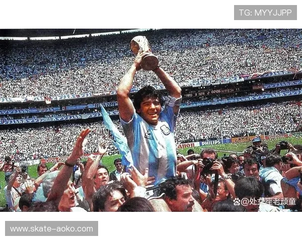 马拉多纳传奇一生：从街头天才到足球神话的巅峰与落幕